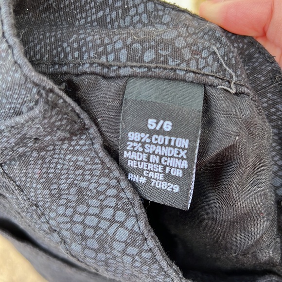 Rue21 snakeskin print skinny jeans 5/6 - Picture 6 of 8